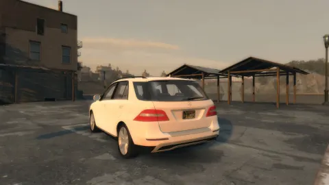 Скриншот: 2011 Mercedes ML 63 AMG